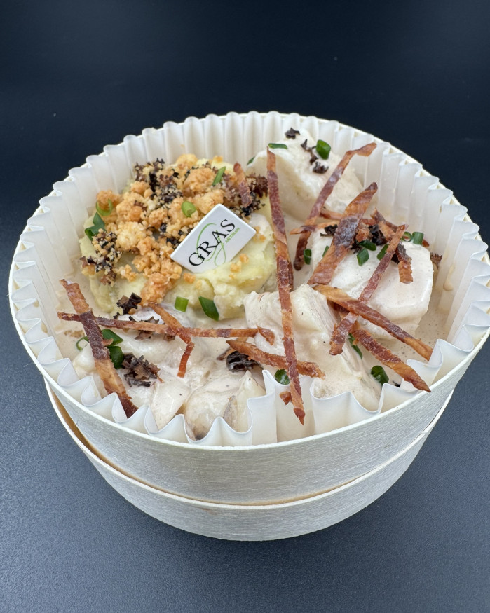 Lotte Rôties, sauce aux morilles, chips de lard, écrasé de pomme-de-terre grenaille