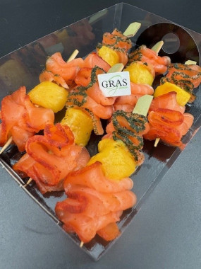 Mini brochette gravlax de saumon mangue