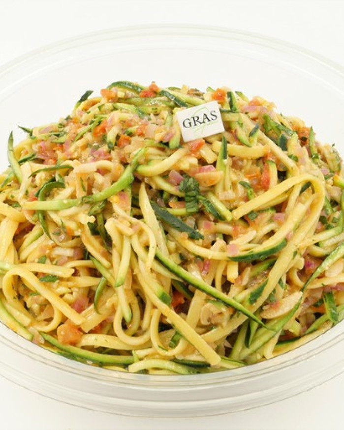 Salade de linguine à l'escabèche de courgette 