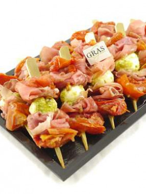 Mini-Brochette Tomate mozza jambon Serrano