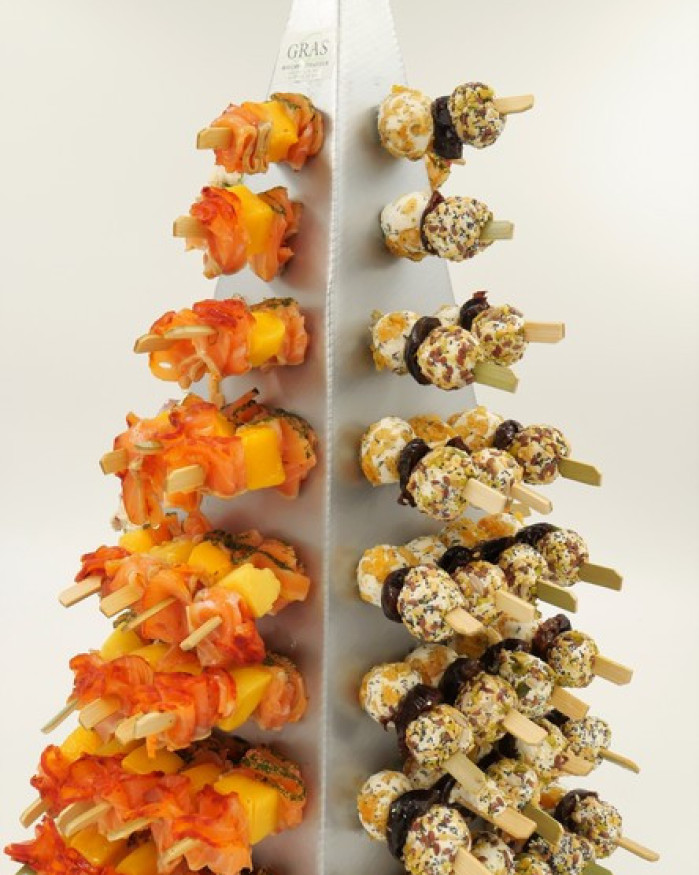 Pyramide de 100 mini-brochettes