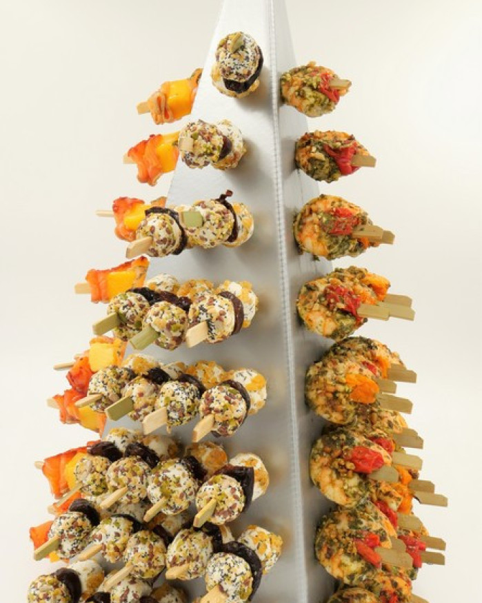 Pyramide de 100 mini-brochettes