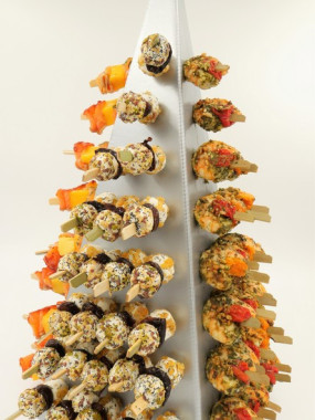 Pyramide de 100 mini-brochettes