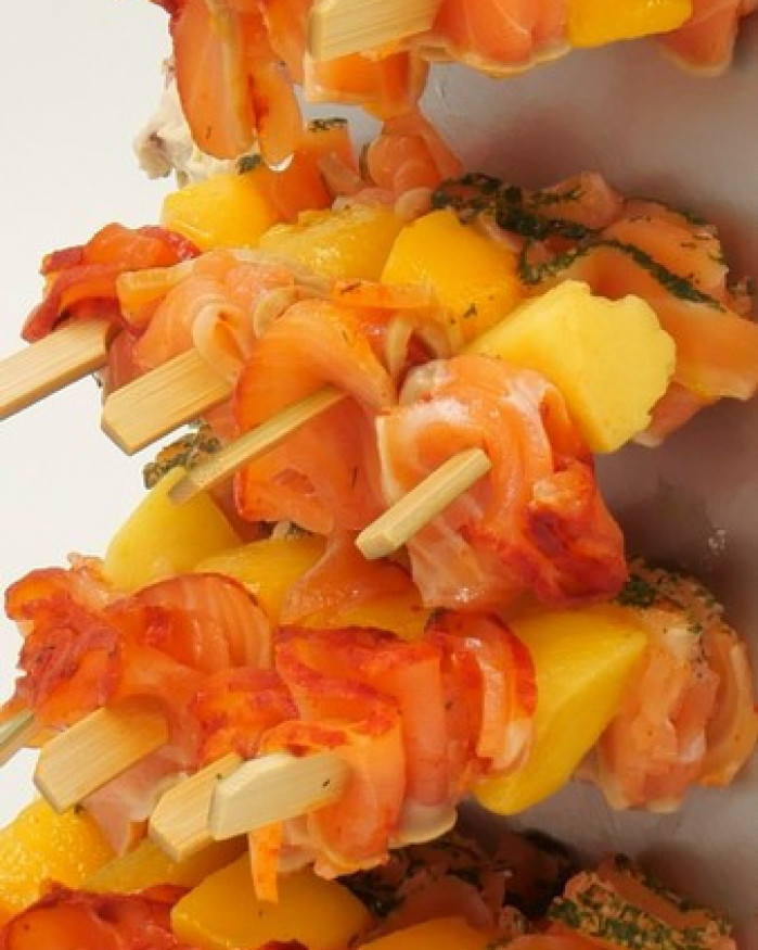 Mini-brochette gravlax de saumon mangue
